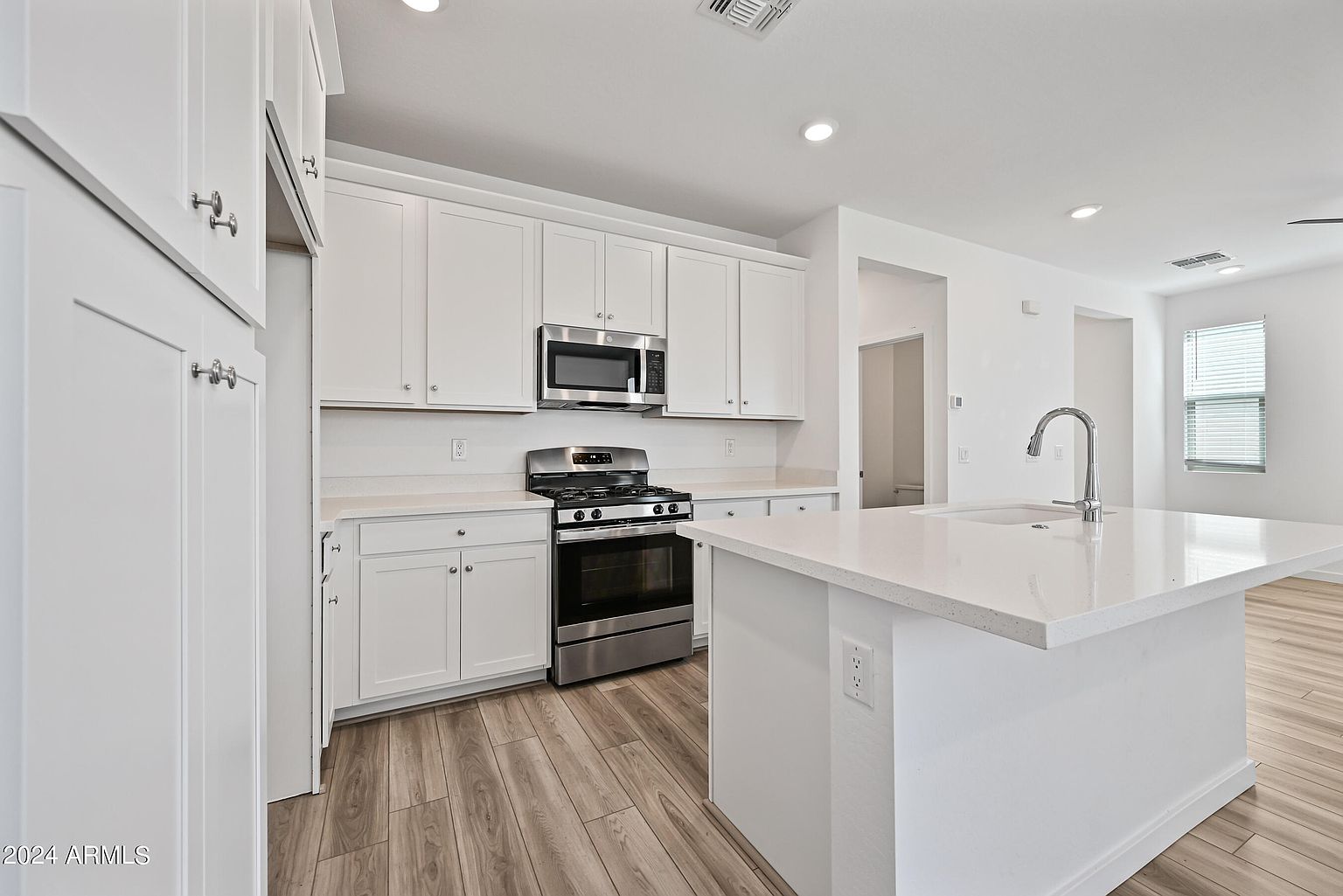 4816 S Ferric Mesa, AZ 85212 photo 2