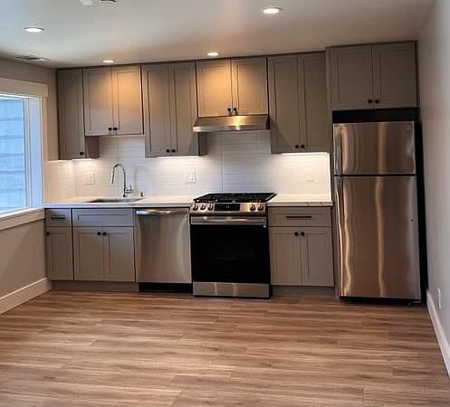 2BR/1BA Apartment on Treat Ave · San Francisco photo 3