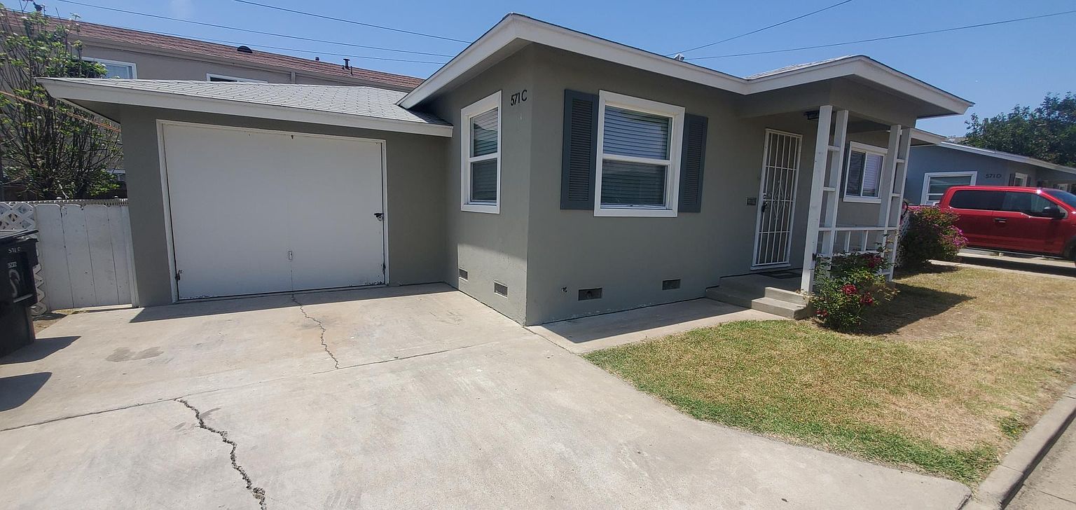 571 Flower St photo 3