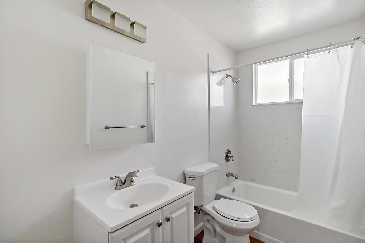 2642 35th Ave Oakland, CA 94619 photo 5