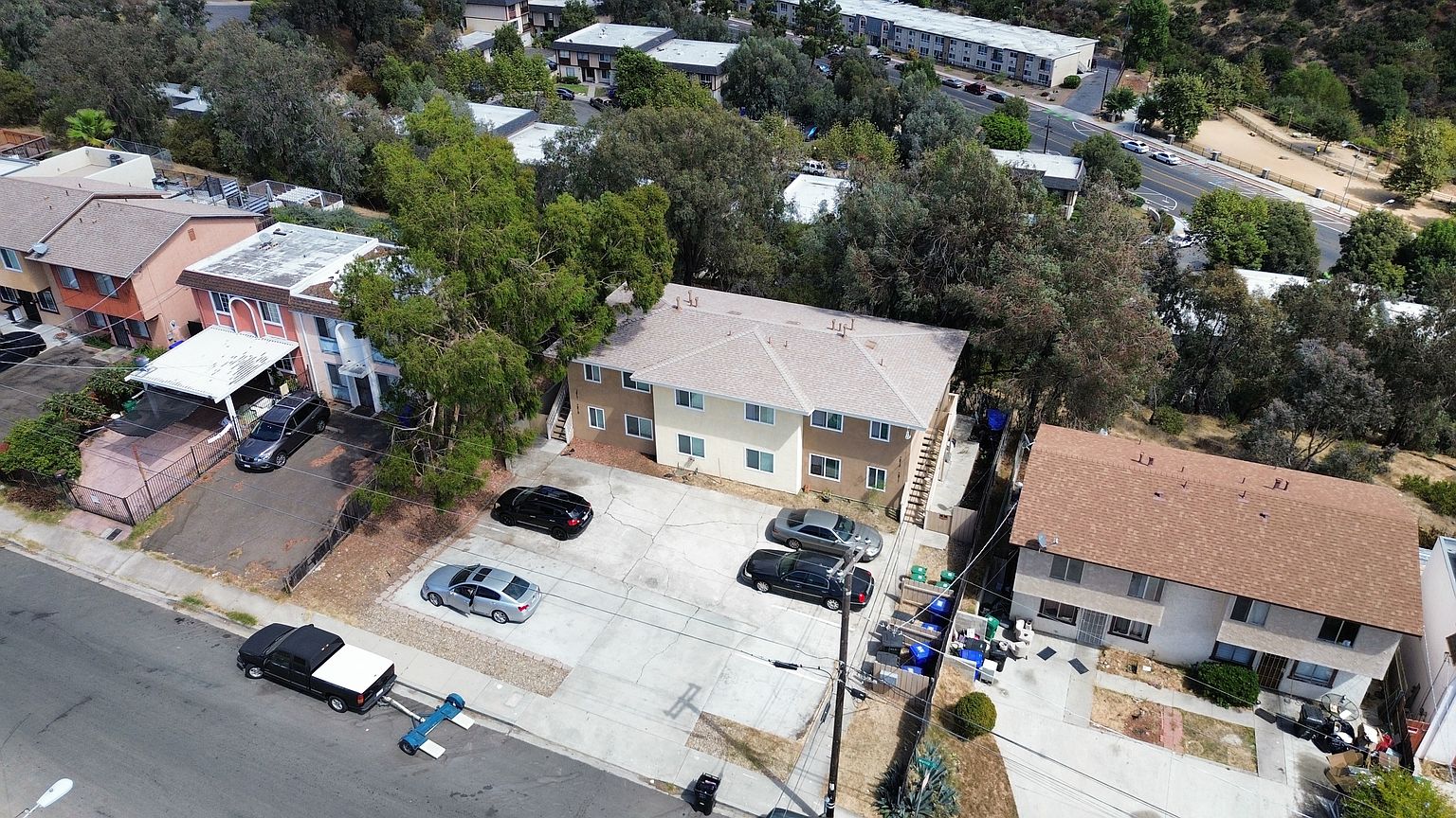 2813 Menlo Ave photo 2