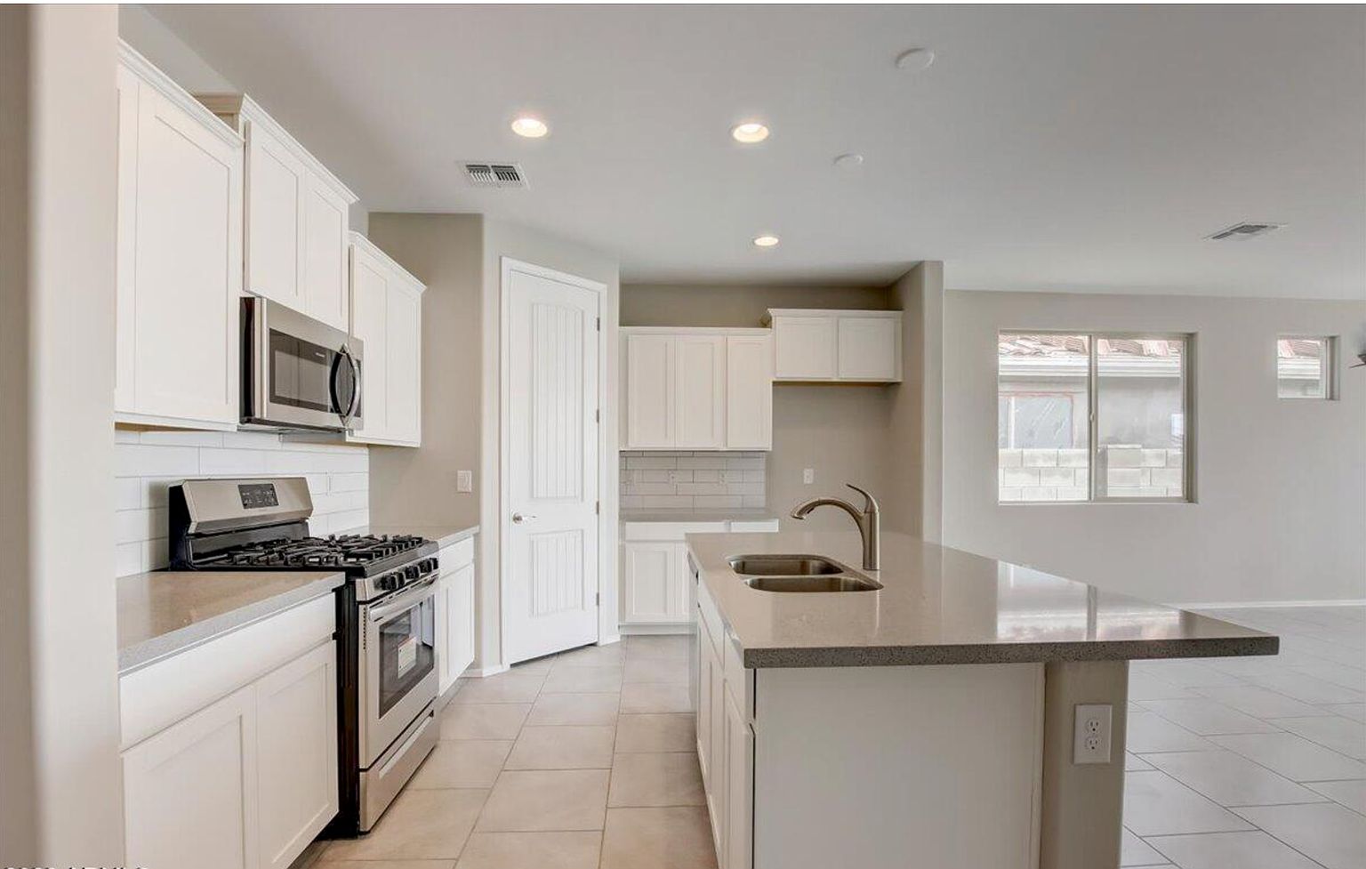 19427 W Annika Dr photo 3