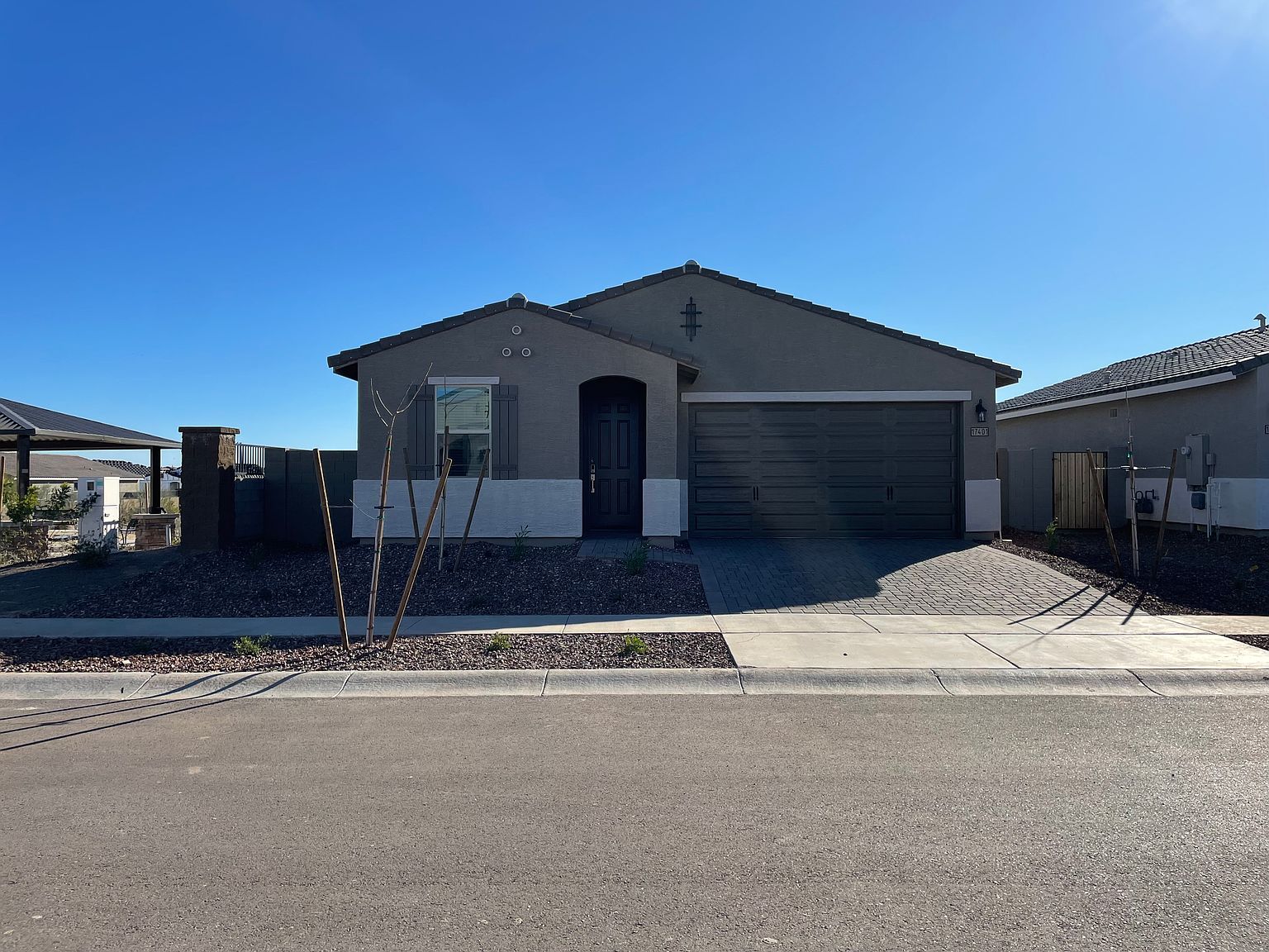 17401 W Red Fox Rd photo 3