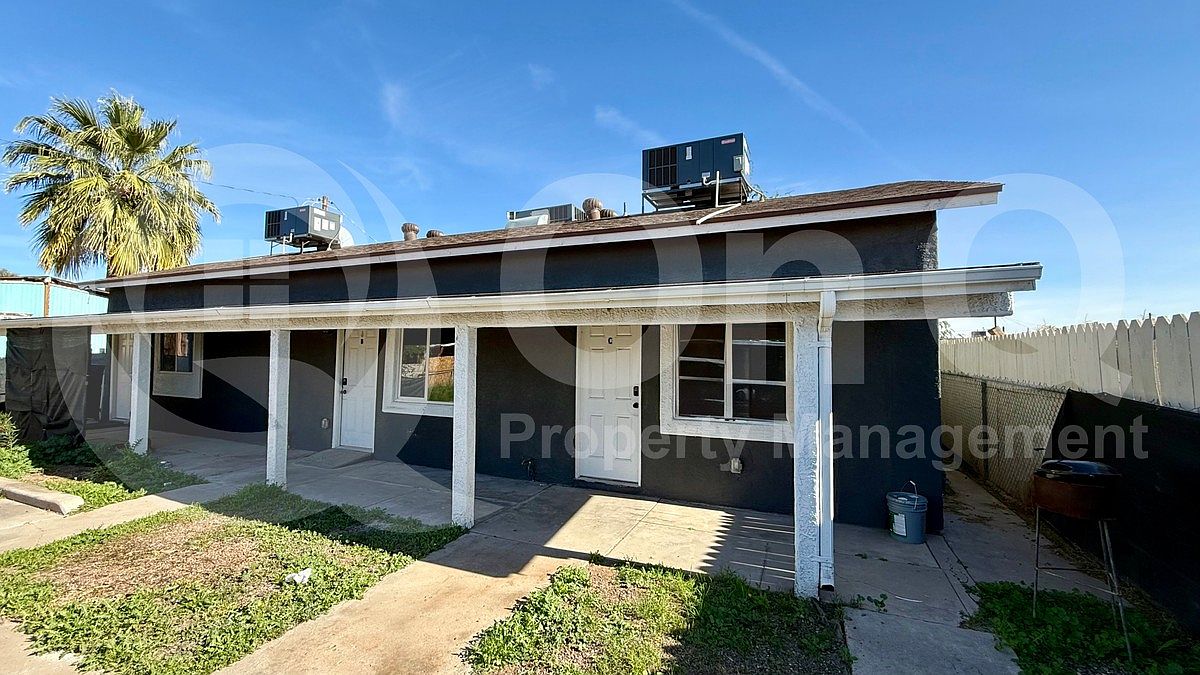 231 S 1st St photo 4