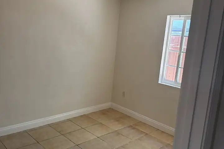 4659 34th St photo 2