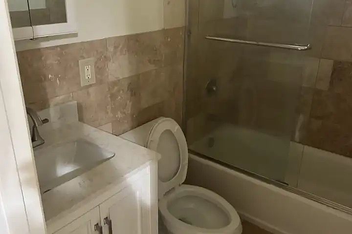 4659 34th St photo 3