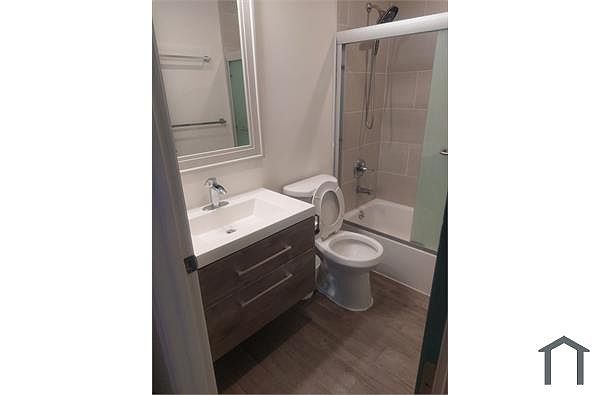 151 Wyandotte Ave photo 2