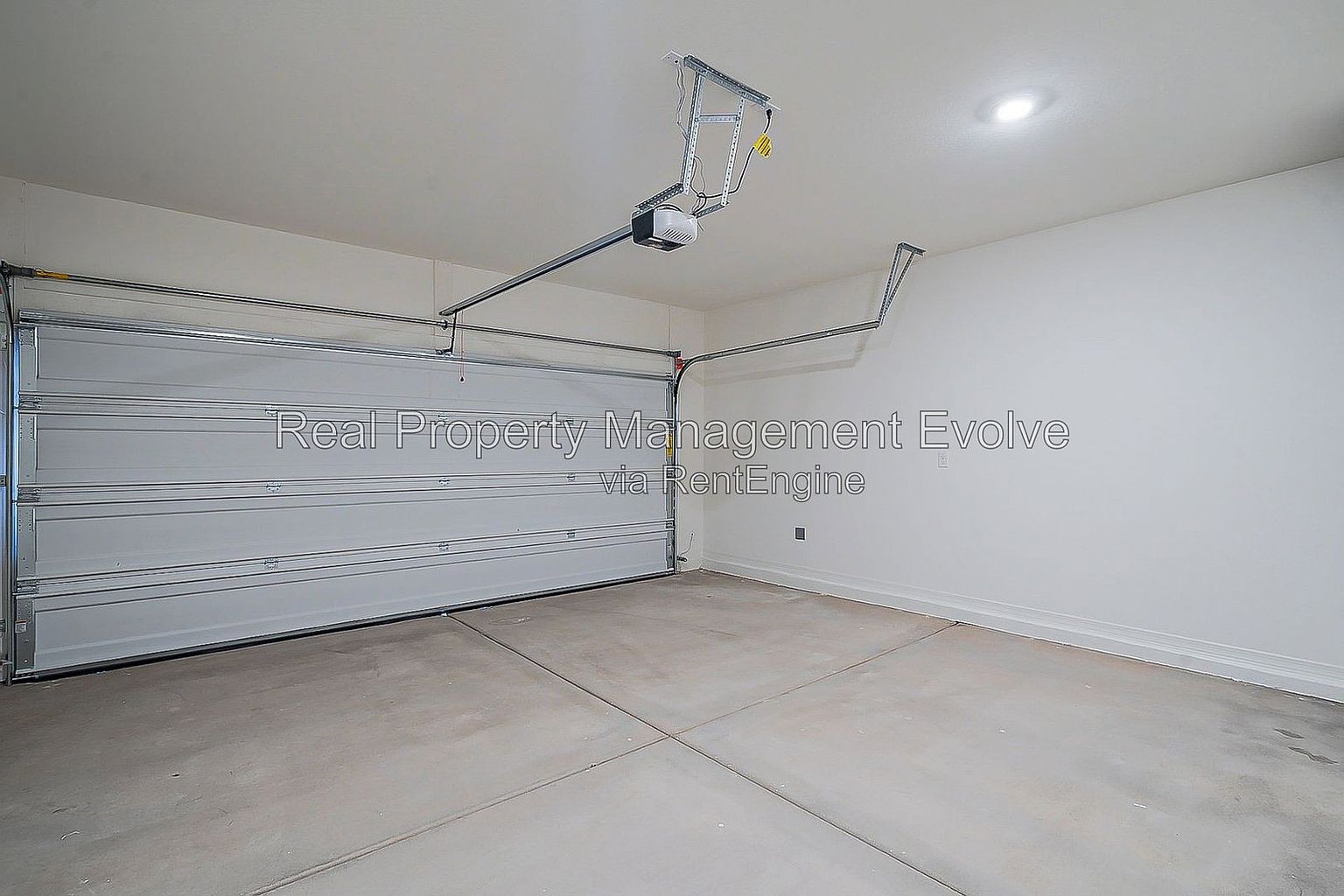 6512 W Magdalena Ln photo 2