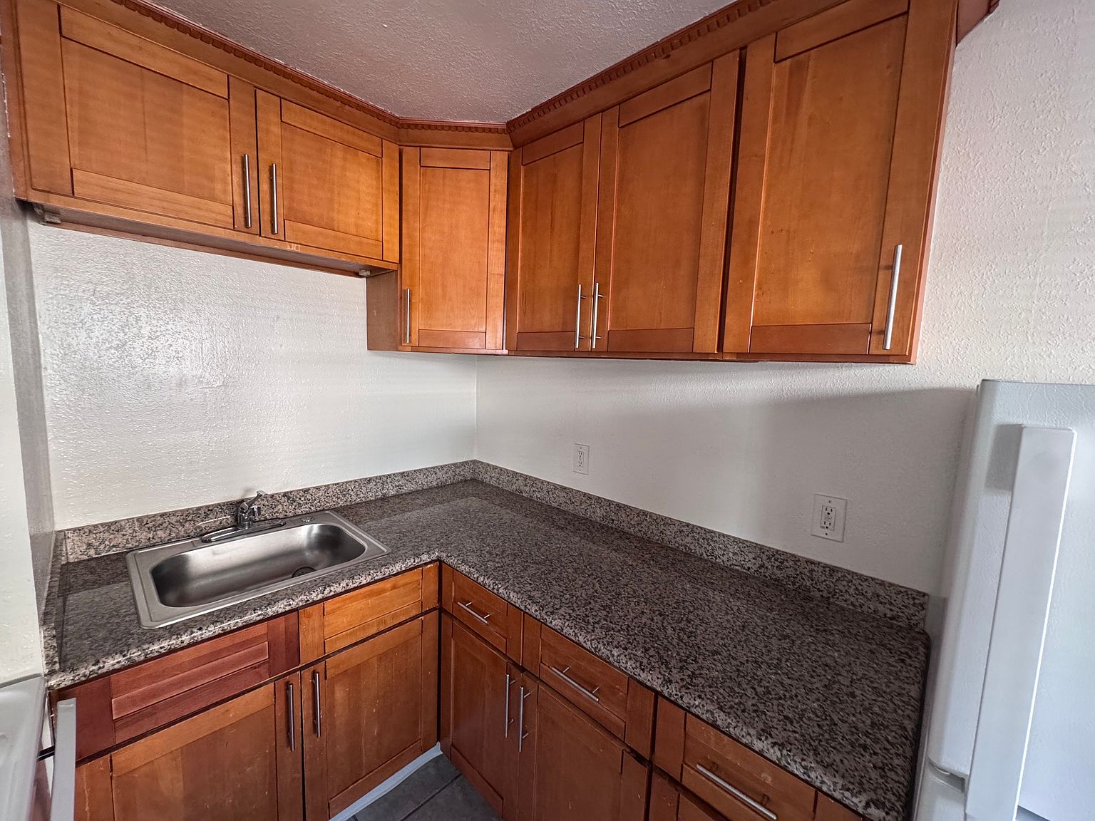 MacArthur Apartments photo 3