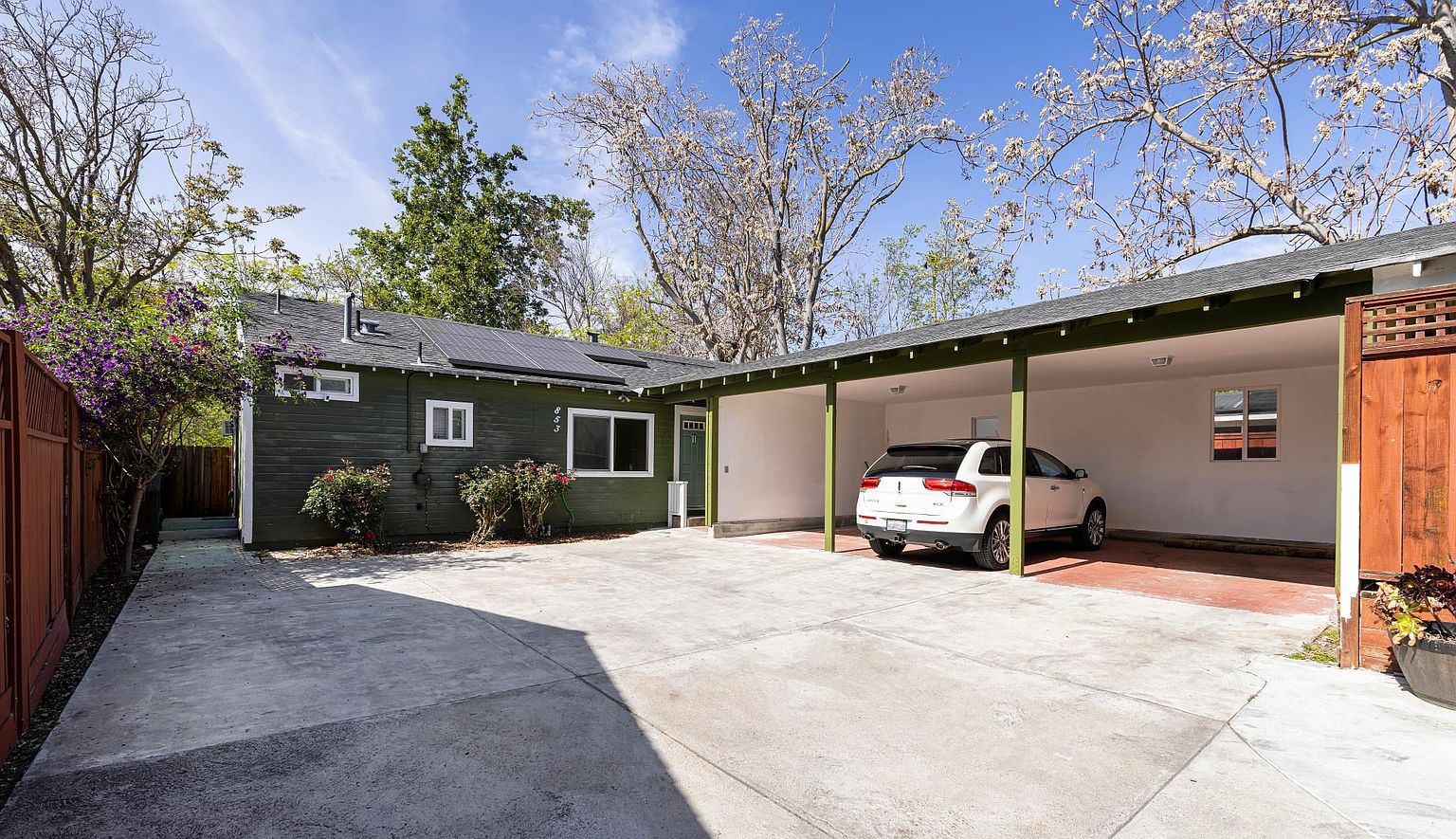 2BR/1BA Single Family House on E San Antonio St · San Jose photo 3