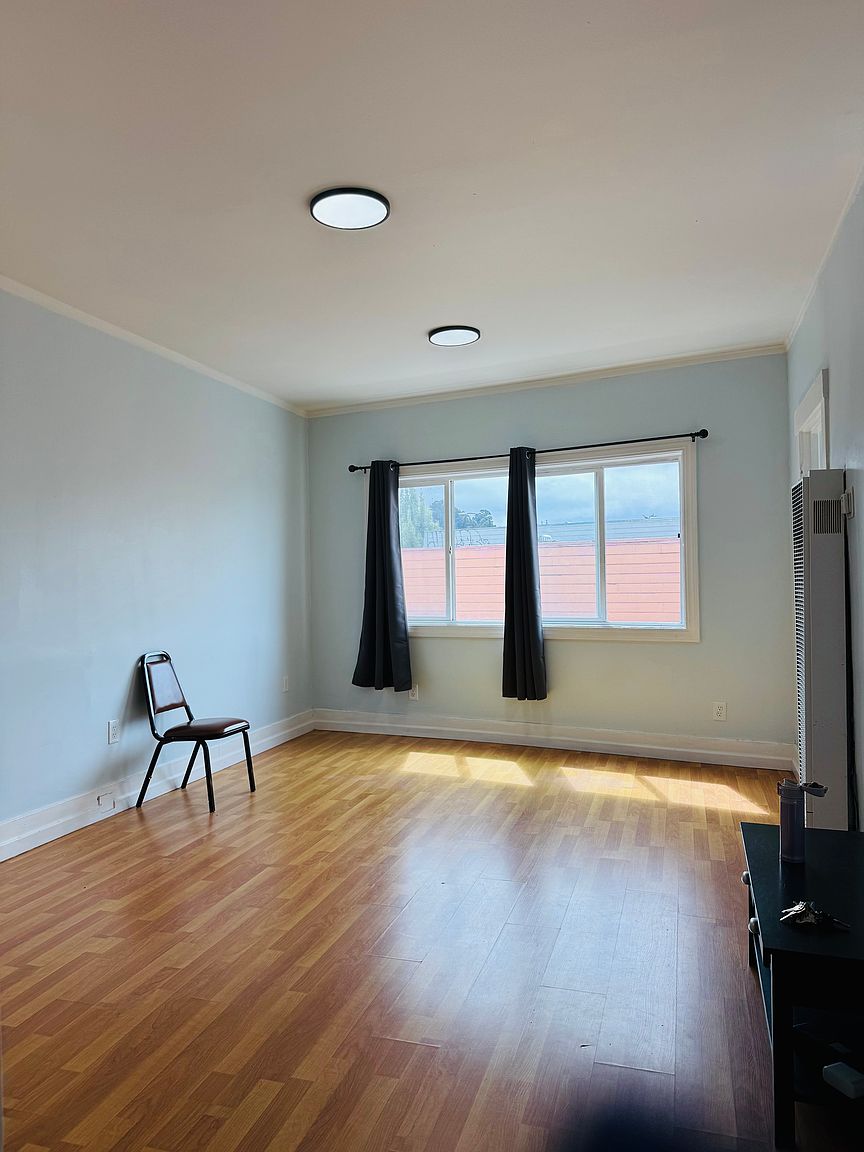 2764 73rd Ave photo 4