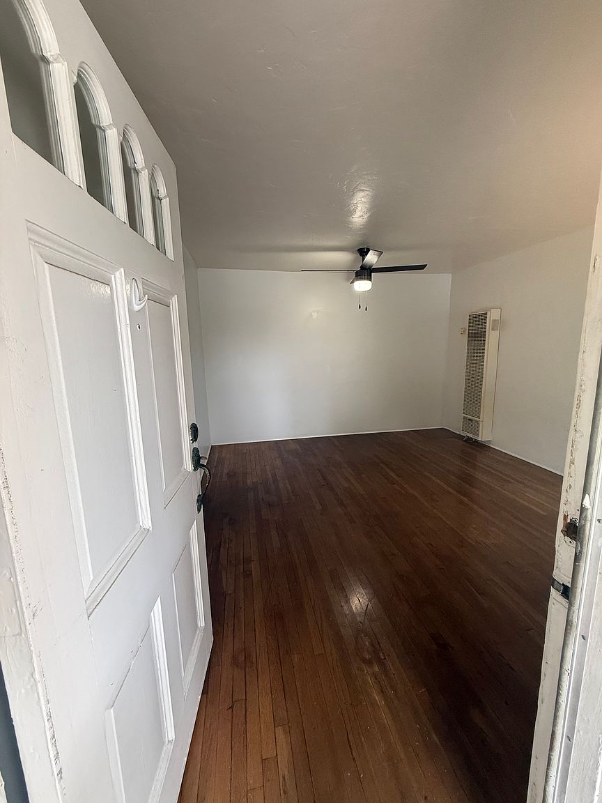 8314 Golden Ave photo 4