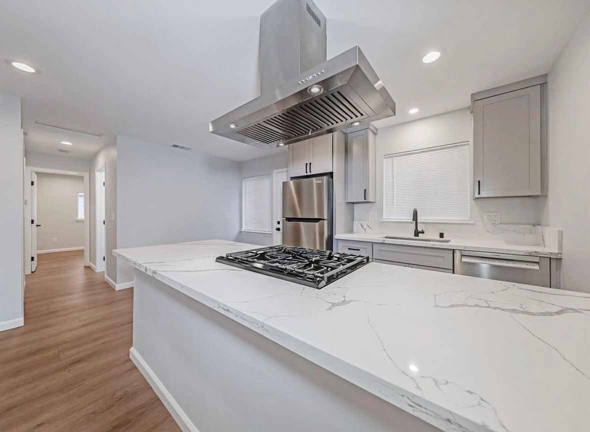 2BR/1BA Apartment on Potrero Ave · Richmond photo 3