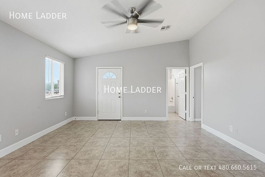1724 W Carol Ave photo 3