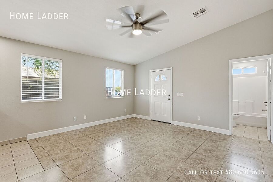 1724 W Carol Ave photo 5