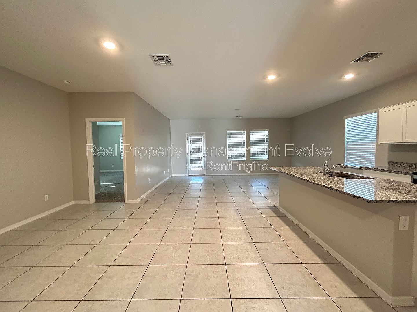 6511 W Magdalena Ln Phoenix, AZ 85339 photo 5