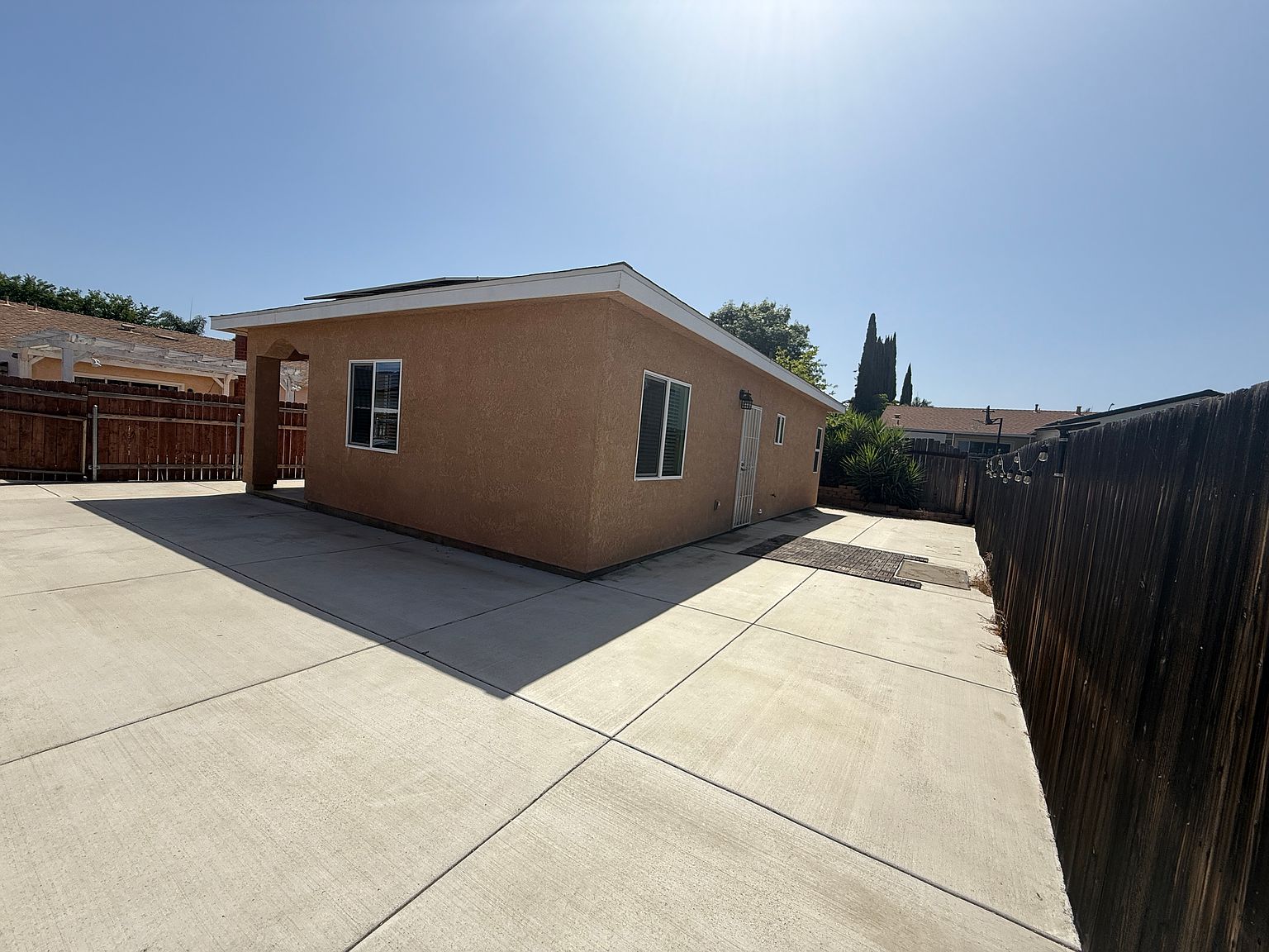 744 Danica Pl photo 2