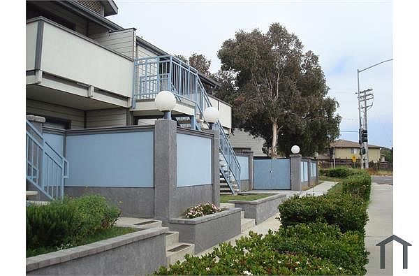 1485 25th St photo 3