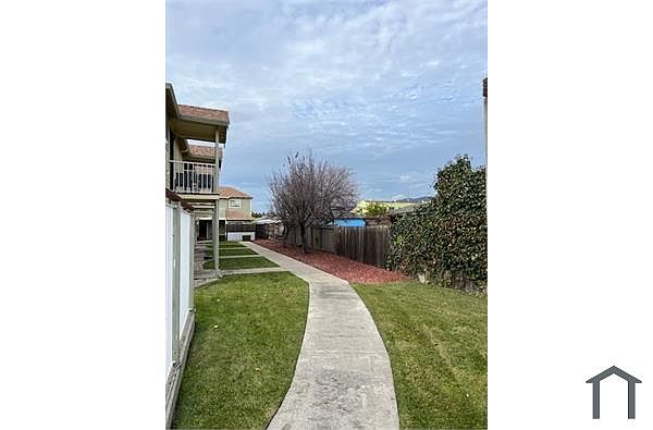 6971 Krause Ave Oakland, CA 94605 photo 2