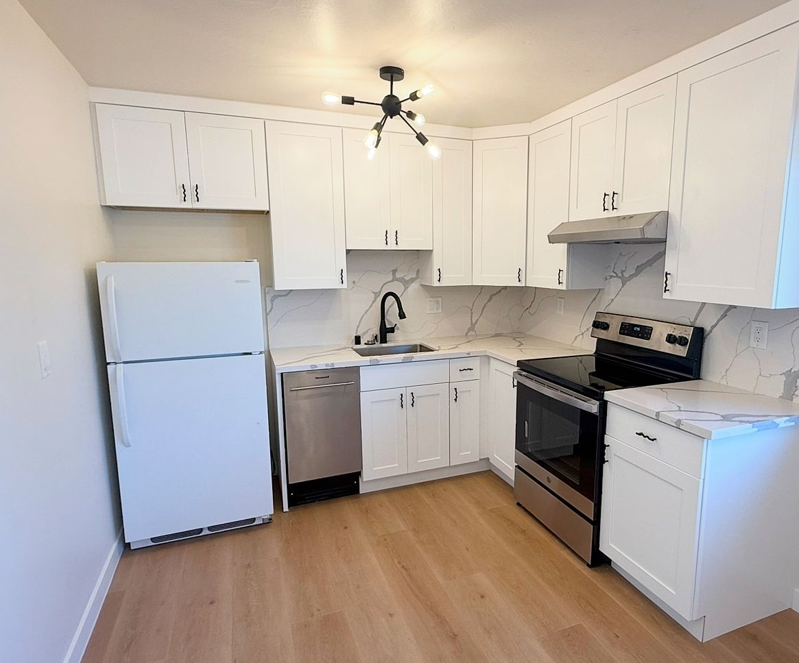 755 Rose Ave photo 3