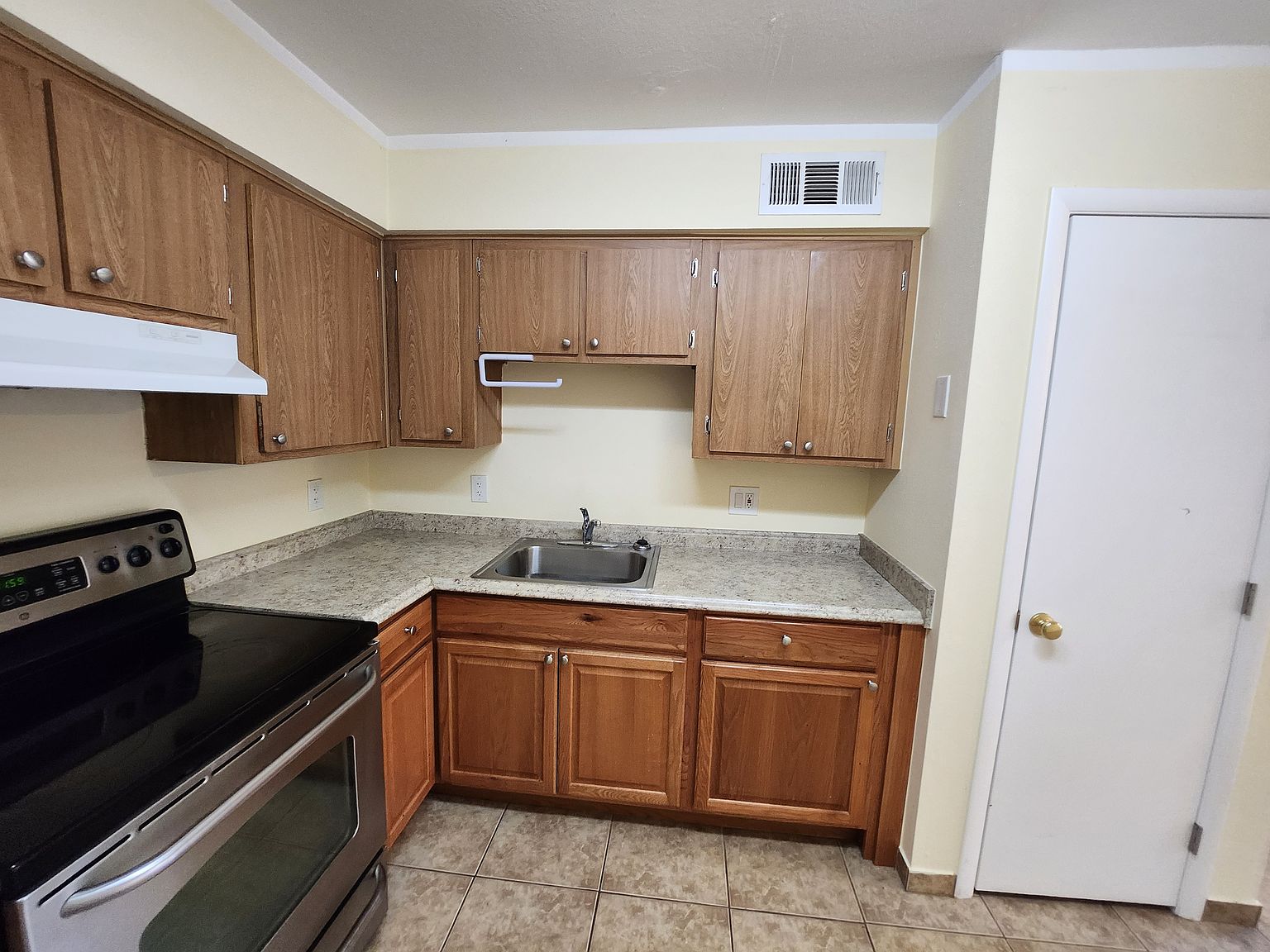 2725 E Tierra Buena Ln photo 5