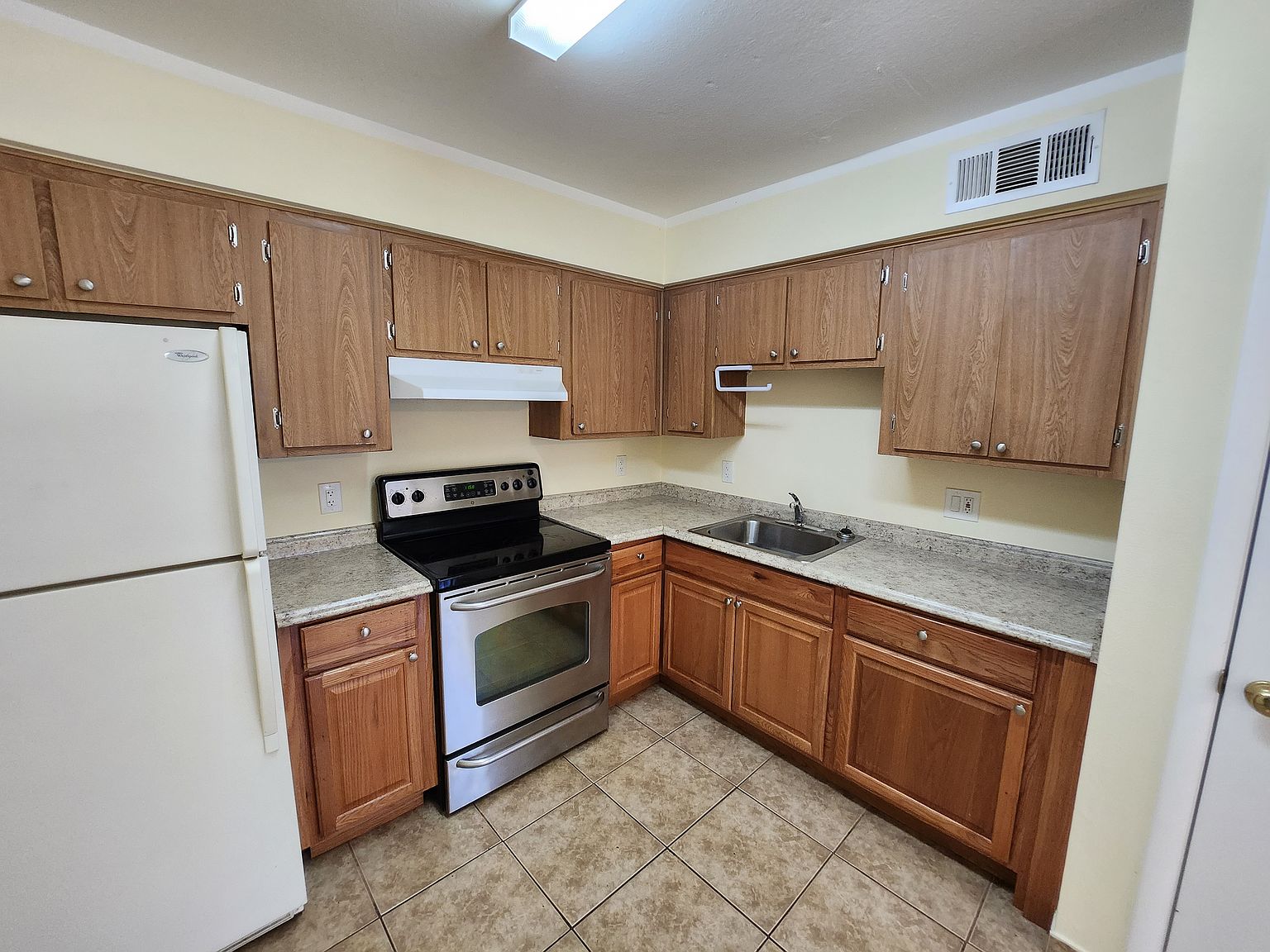 2725 E Tierra Buena Ln photo 2