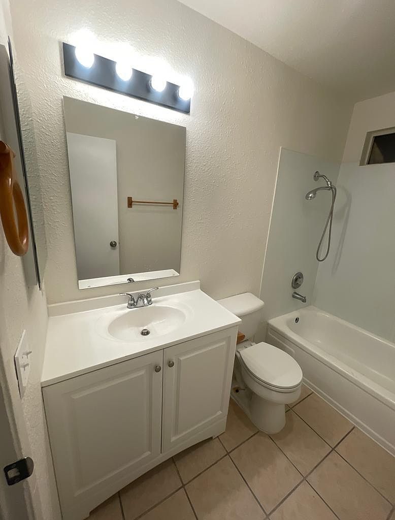 4517 Delta St photo 4