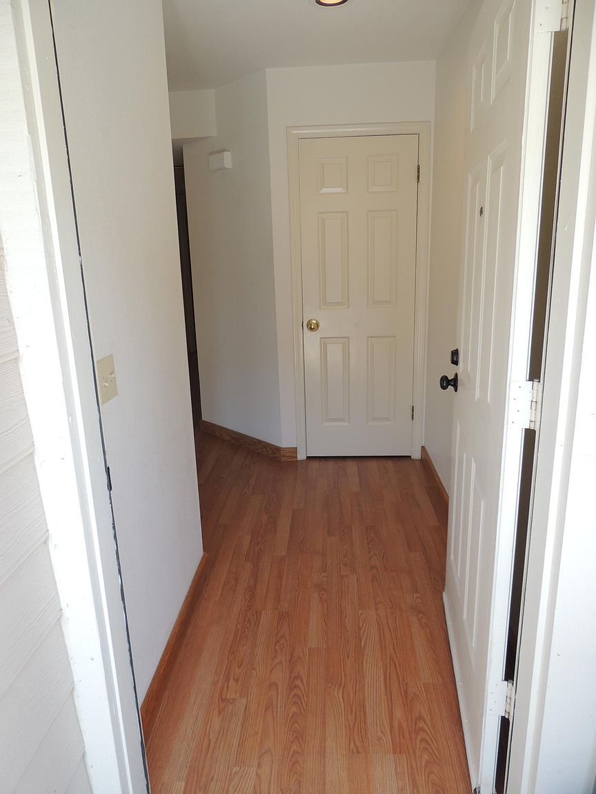 479 Mission Blvd photo 2