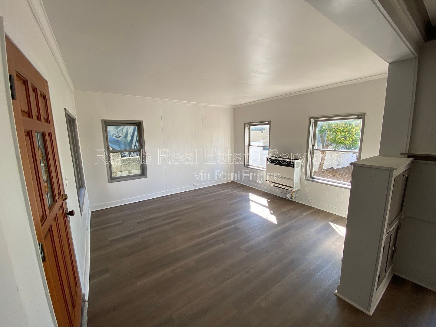 4288 Cleveland Ave photo 3