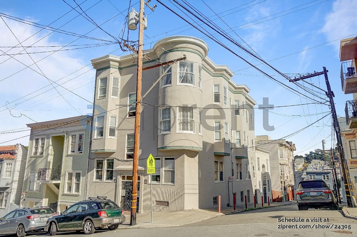 2BR/1BA Single Family House on Jones St · San Francisco photo 2