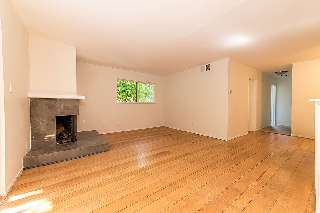 2BR/2BA Duplex on Thomas Ct · San Rafael photo 5