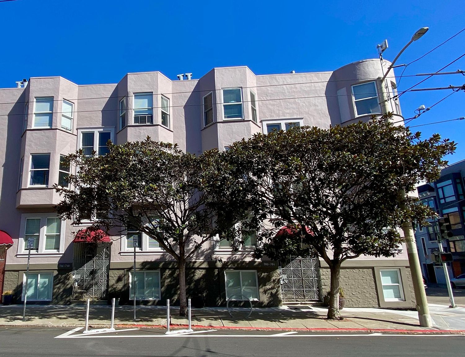2BR/1BA Apartment on Central Avenue · San Francisco photo 2