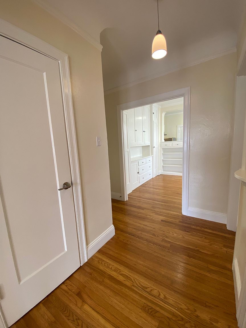 1539 Greenwich St photo 5