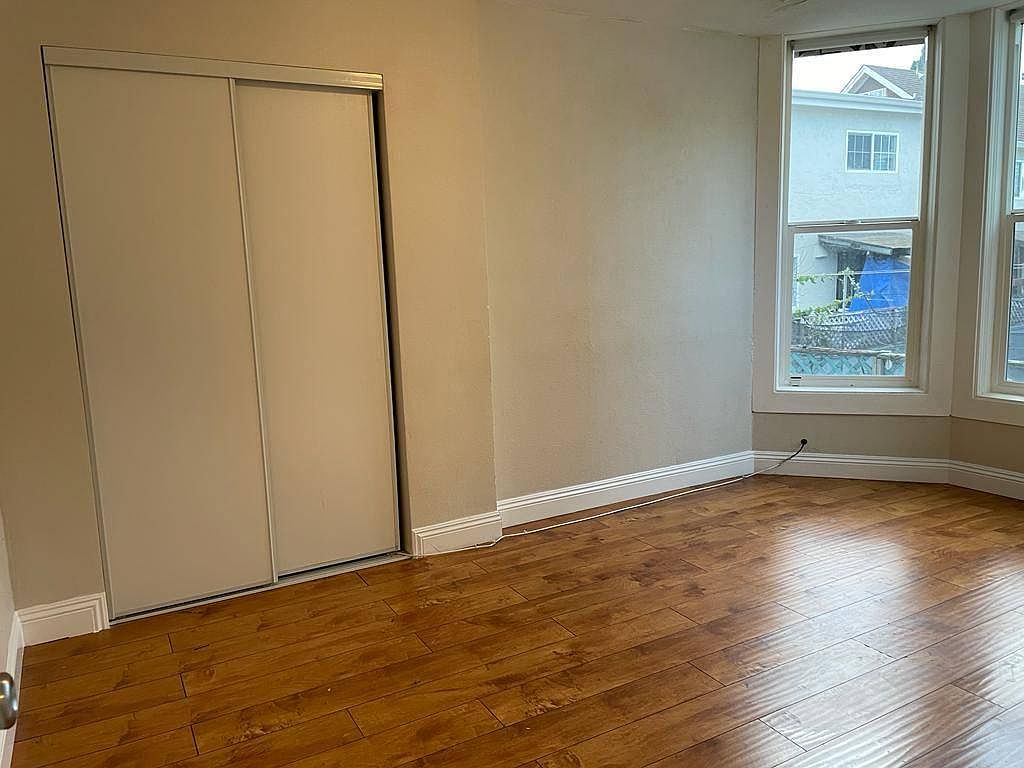 Apartments on Foothill Boulevard · Oakland photo 2