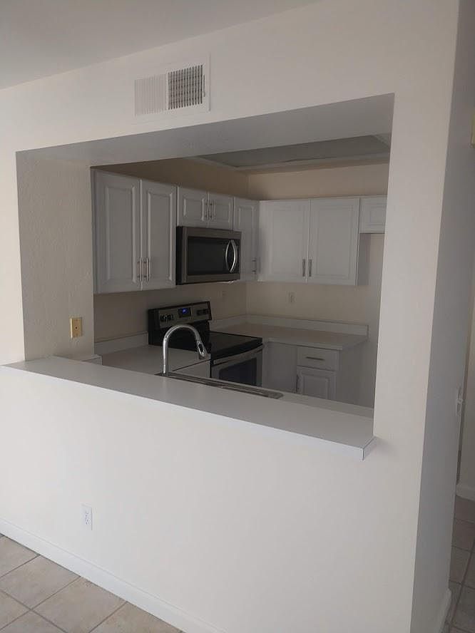 442 Florencia Ln photo 2