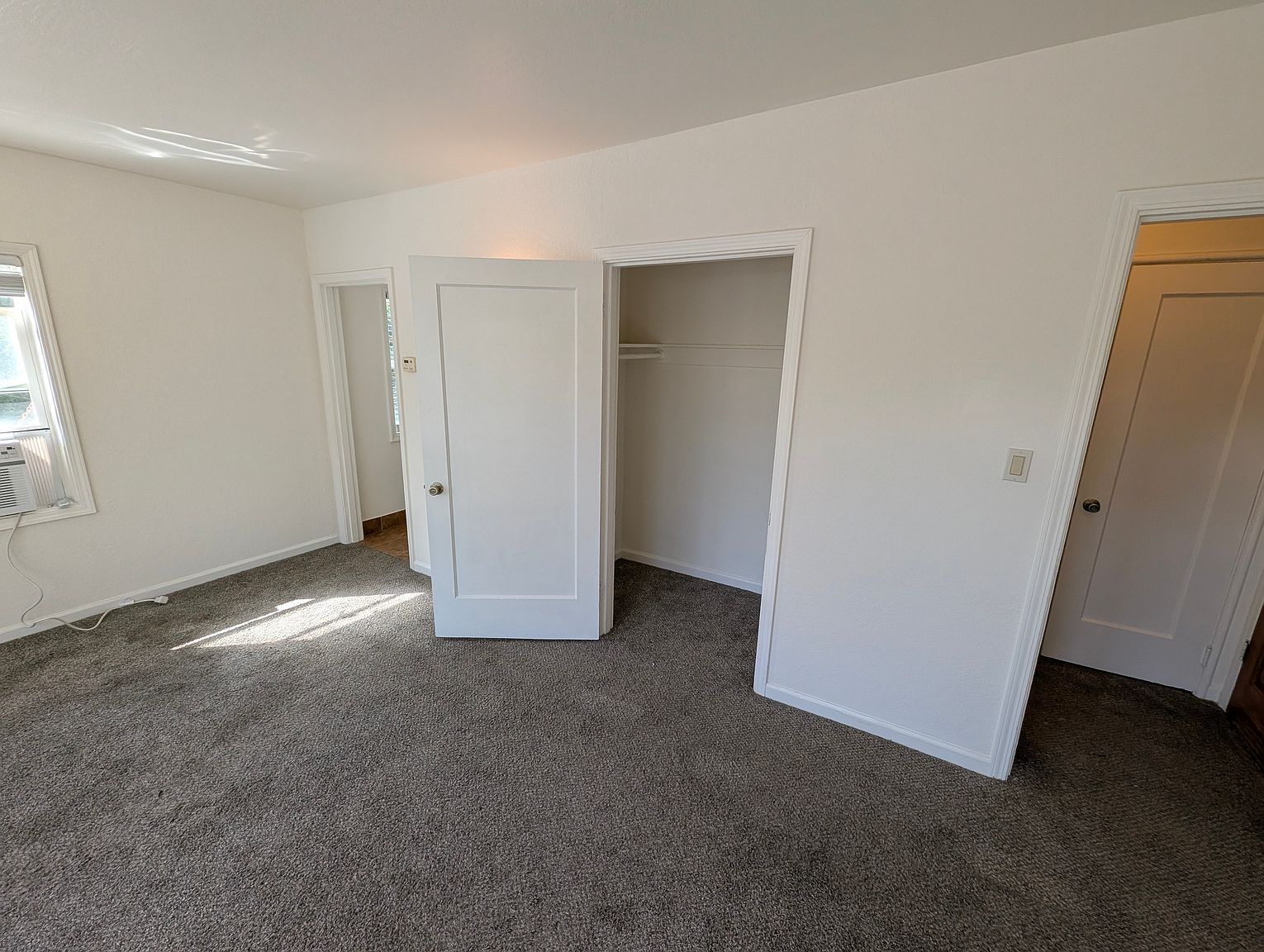 1587 2nd Ave photo 3