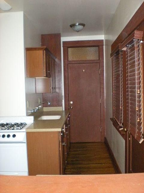 2811 B St photo 4