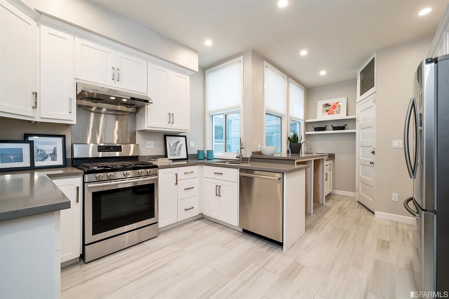 2BR/2BA Apartment on Jackson St · San Francisco photo 2