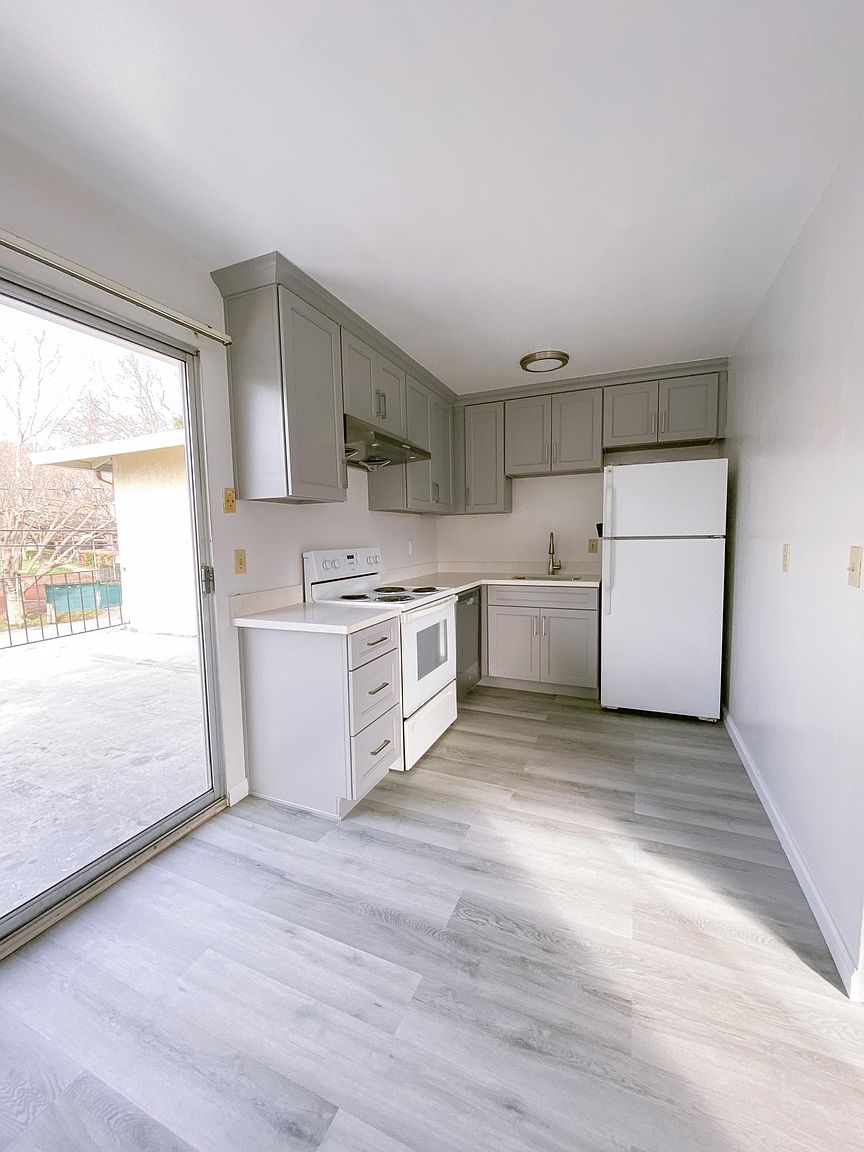 5732 Central Ave photo 4