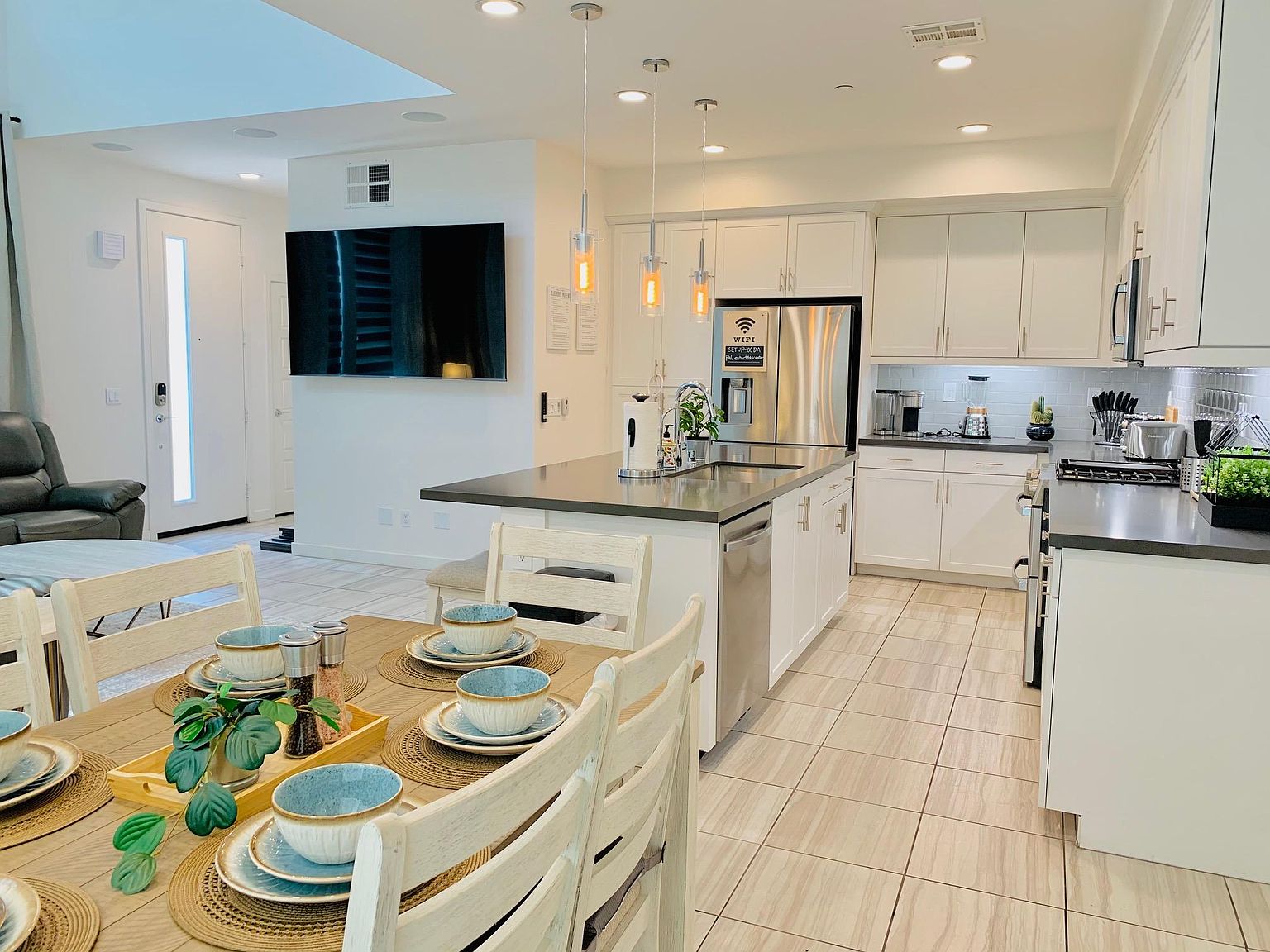 2174 Element Way photo 4