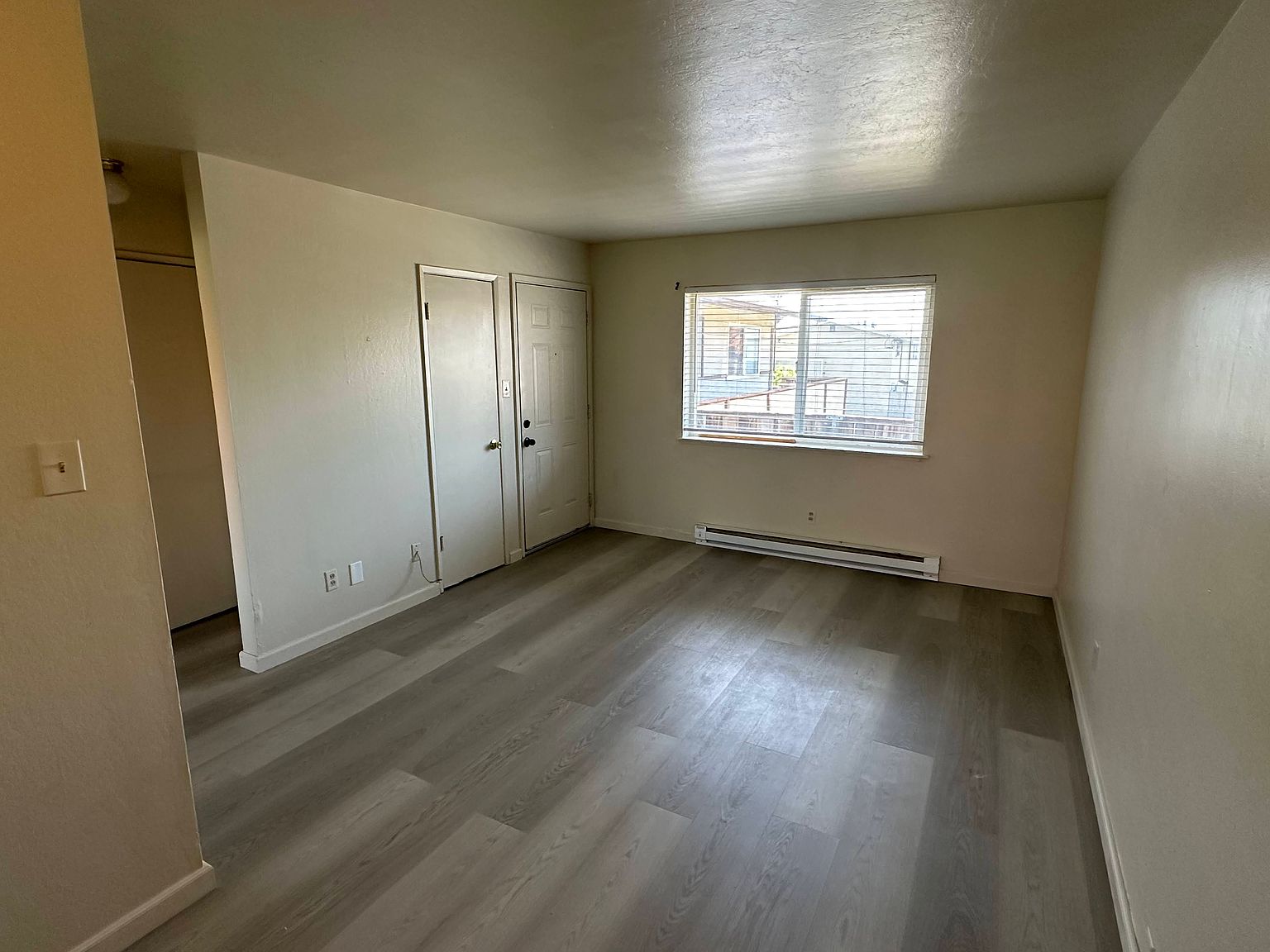 771 Memorial Way photo 2