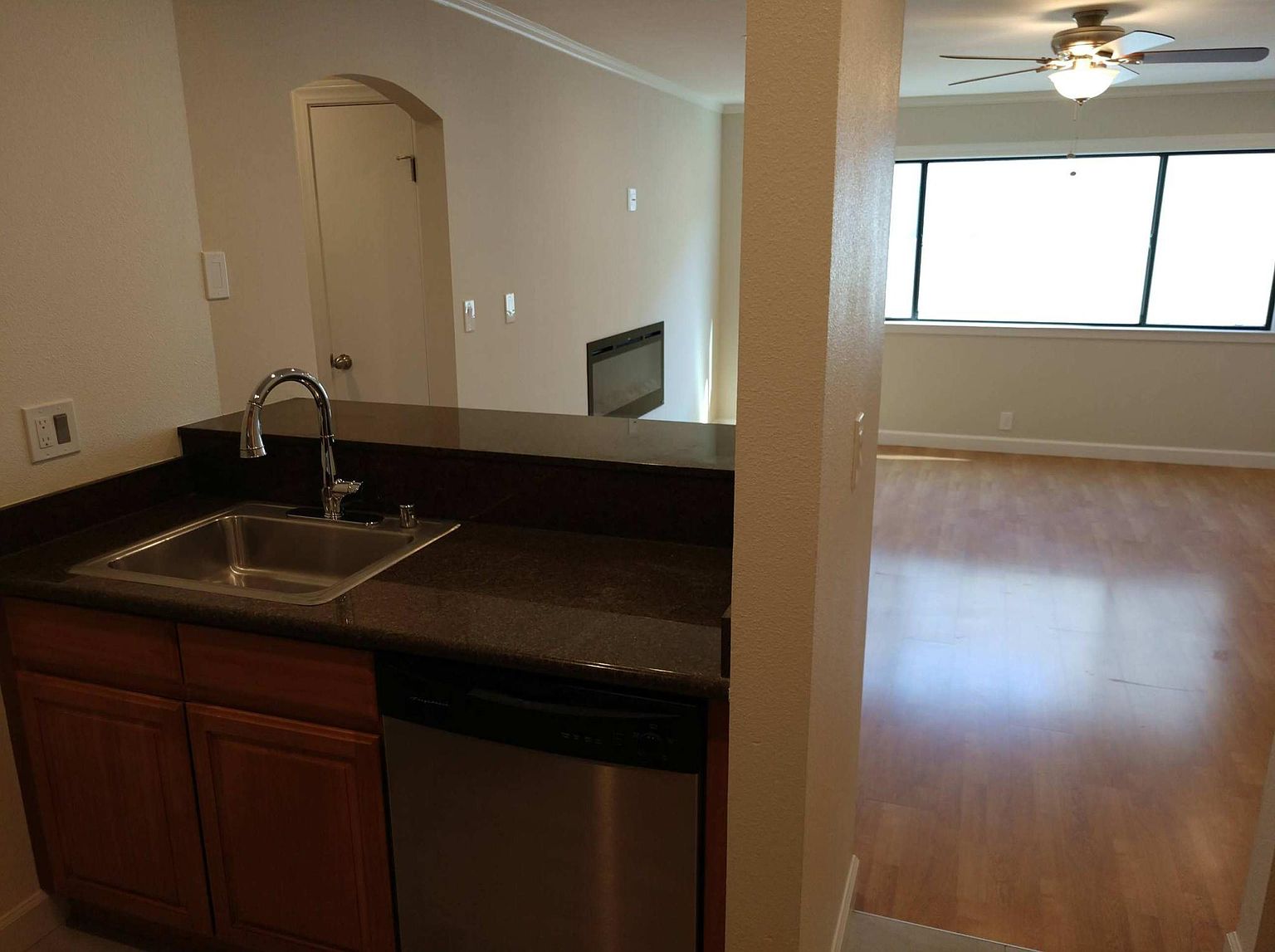 994 56th St photo 4