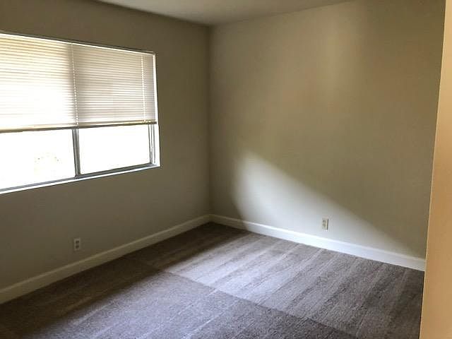 132 Village Ct photo 4