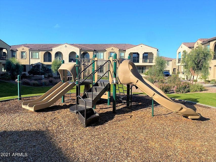 155 N Lakeview Blvd photo 4
