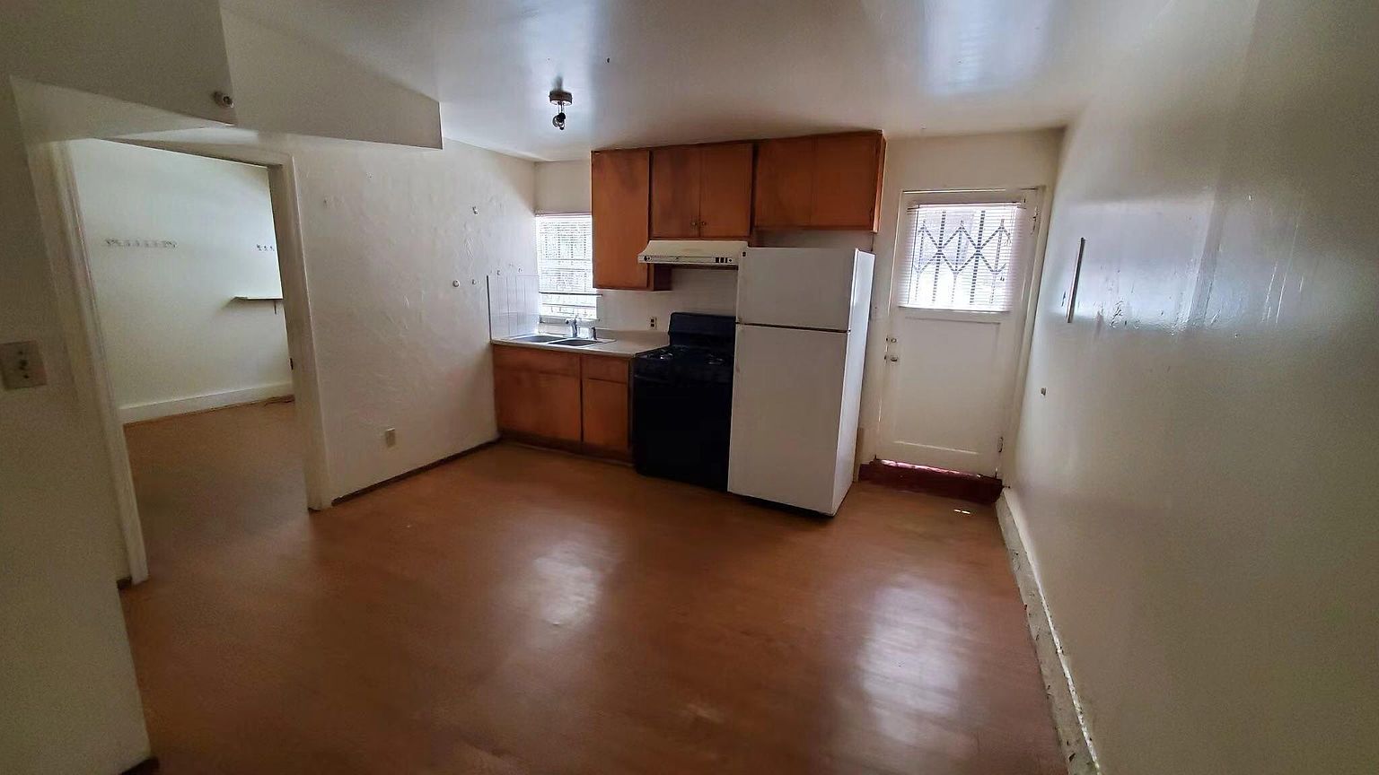 1BR/1BA Single Family House on Park Boulevard · Oakland photo 3