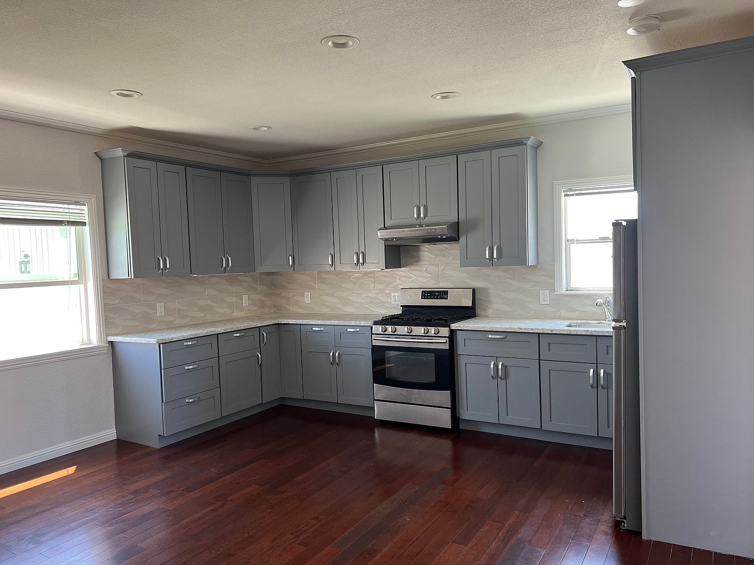 539 San Mateo Ave photo 4