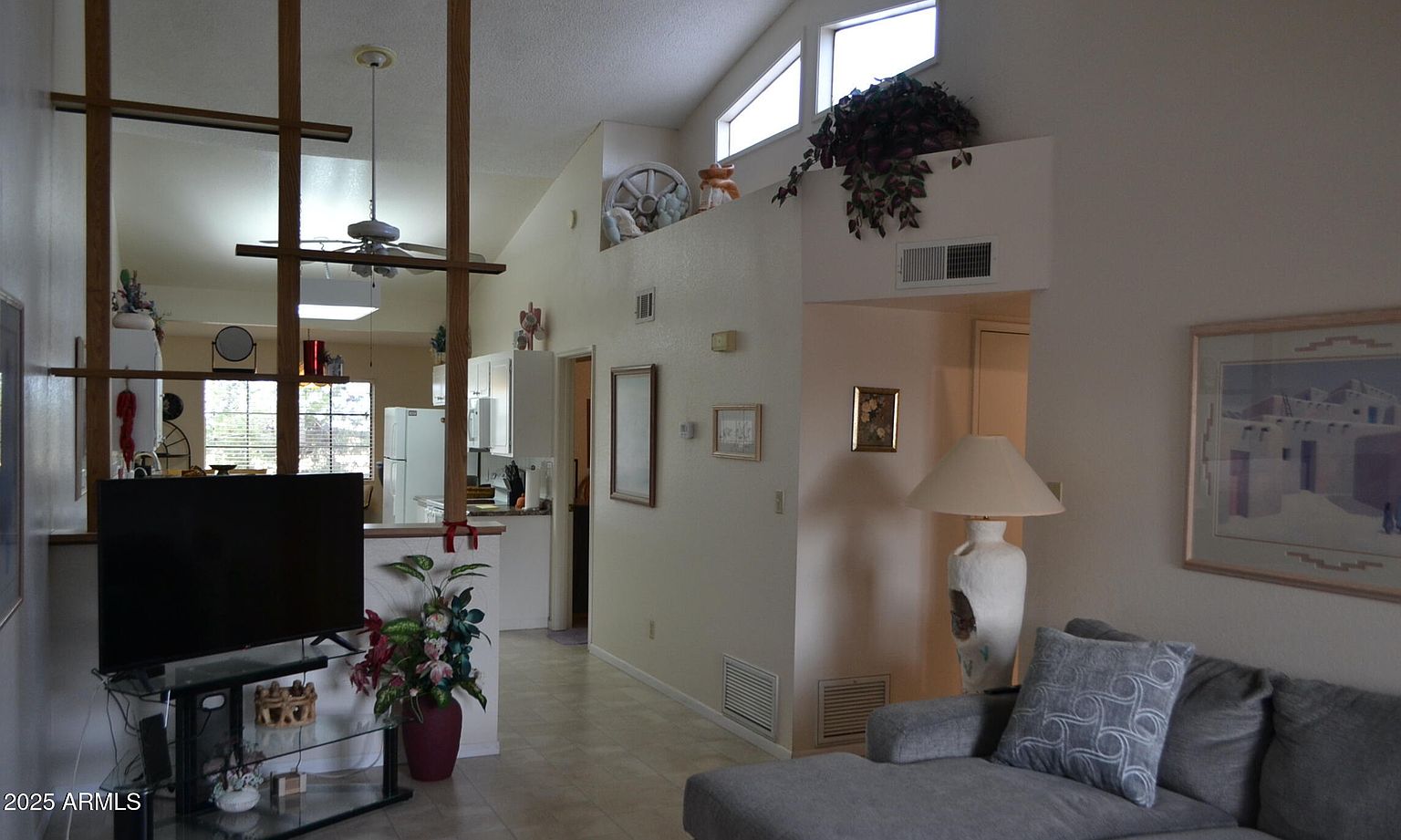 455 Delaware Dr photo 4