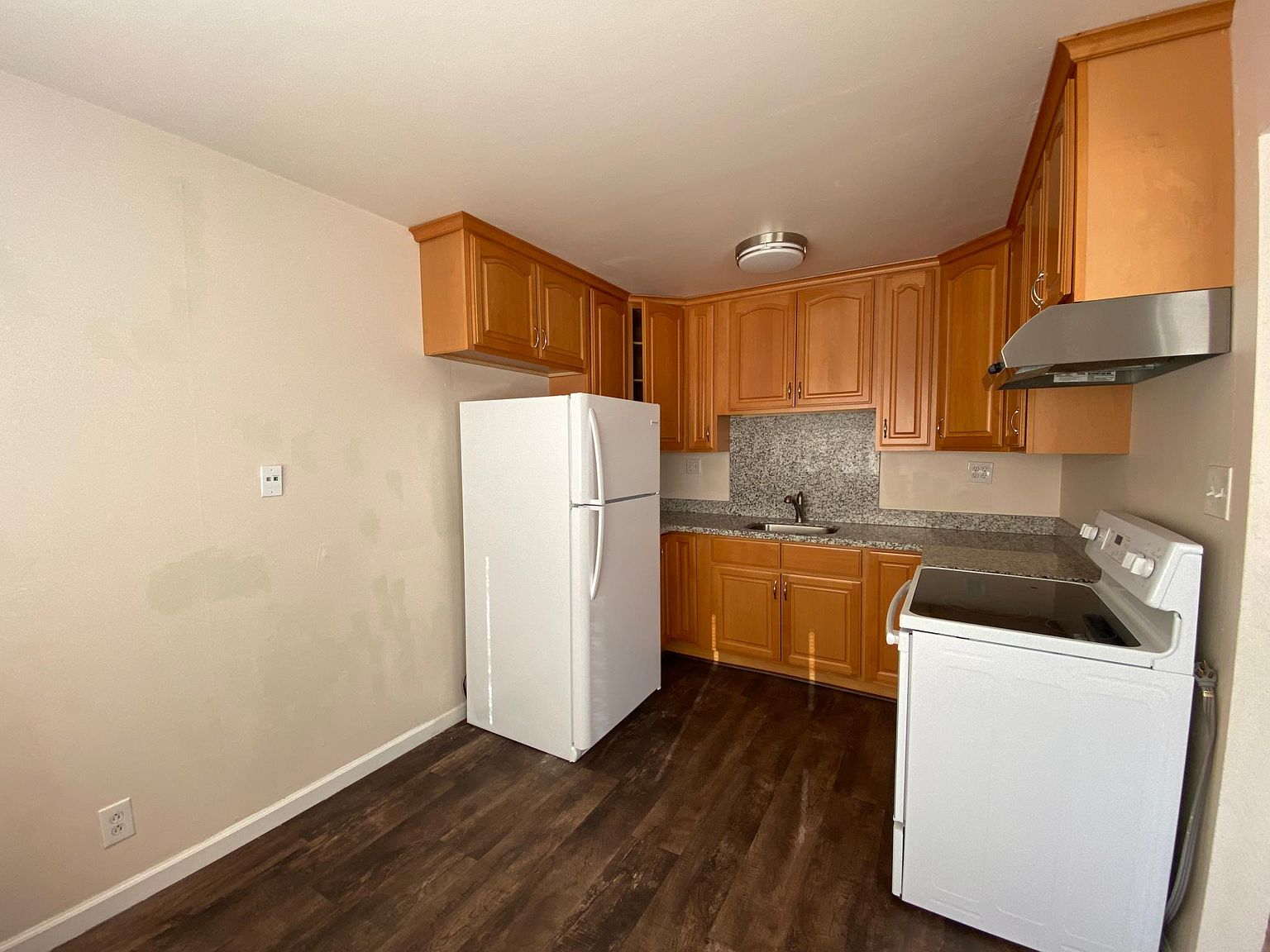 466 Shepherd Ave photo 4