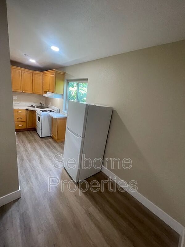 524 41st St photo 3