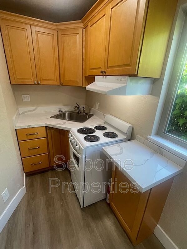 524 41st St photo 2